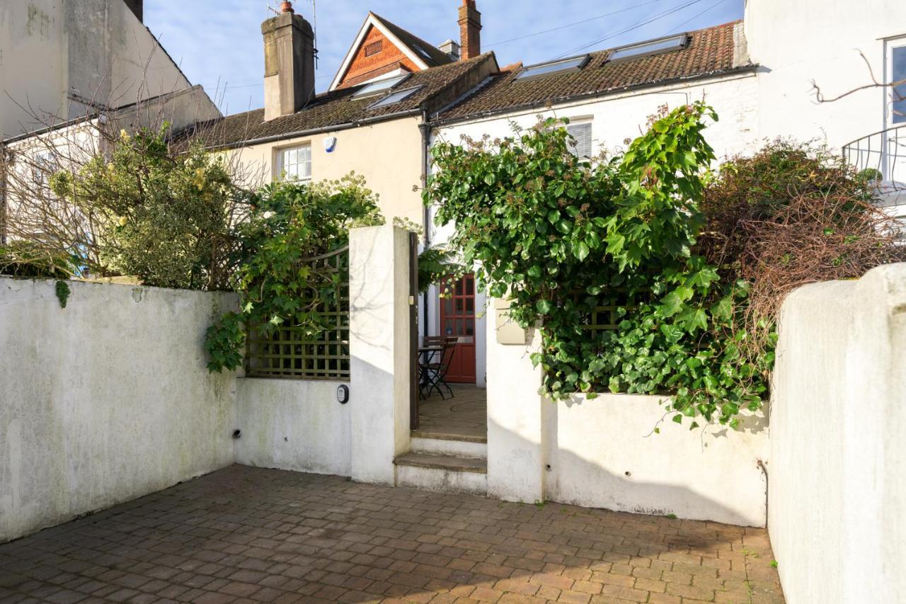 Delightful Bird Sisters Cottage With Free Parking Brighton Exterior photo